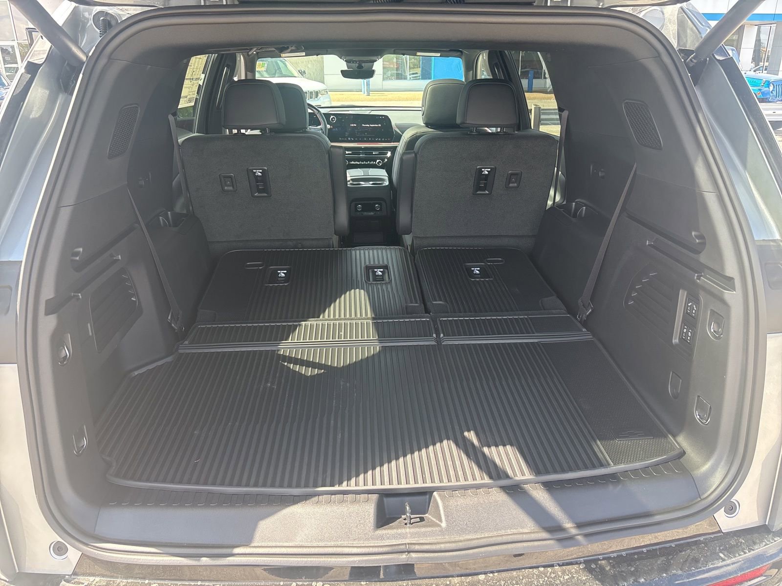 New 2026 Chevrolet Traverse RS w/ LPO, Floor Liner Package image 9