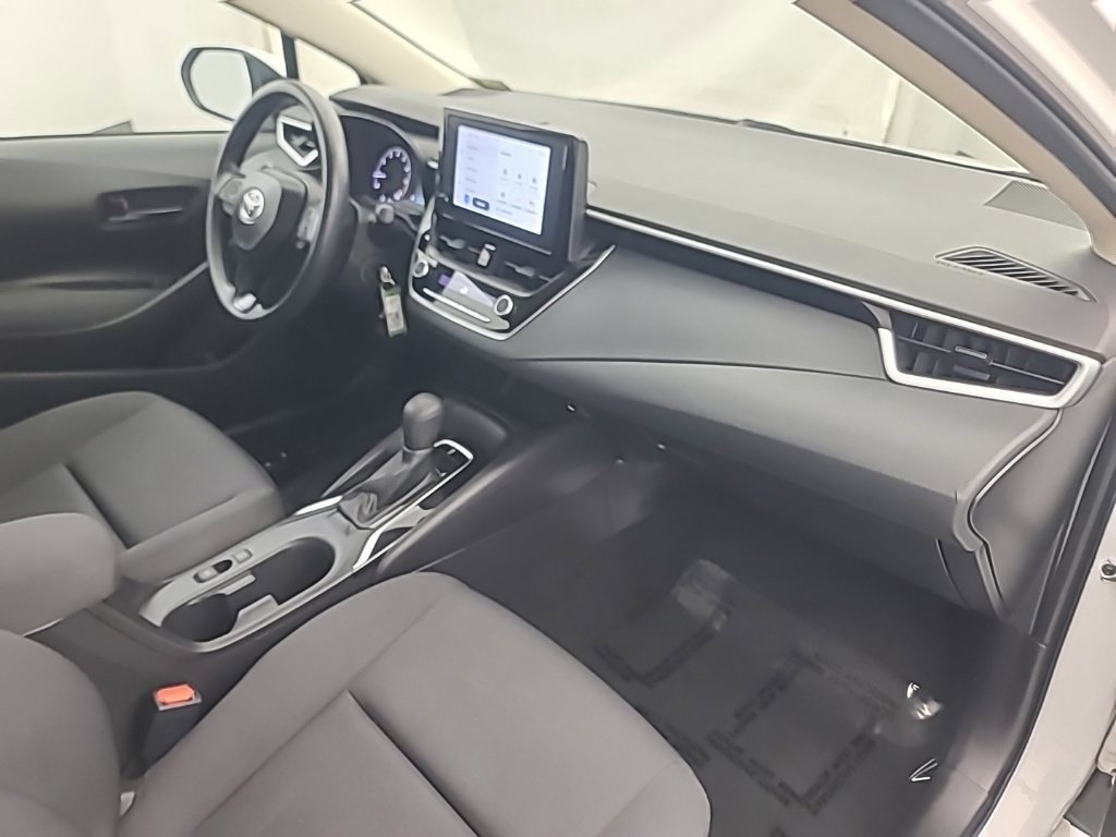 Used 2025 Toyota Corolla LE FWD image 15