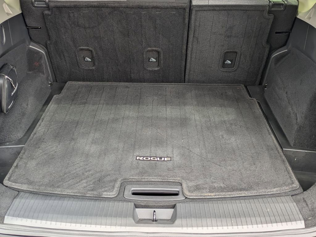 Certified 2023 Nissan Rogue SV image 13