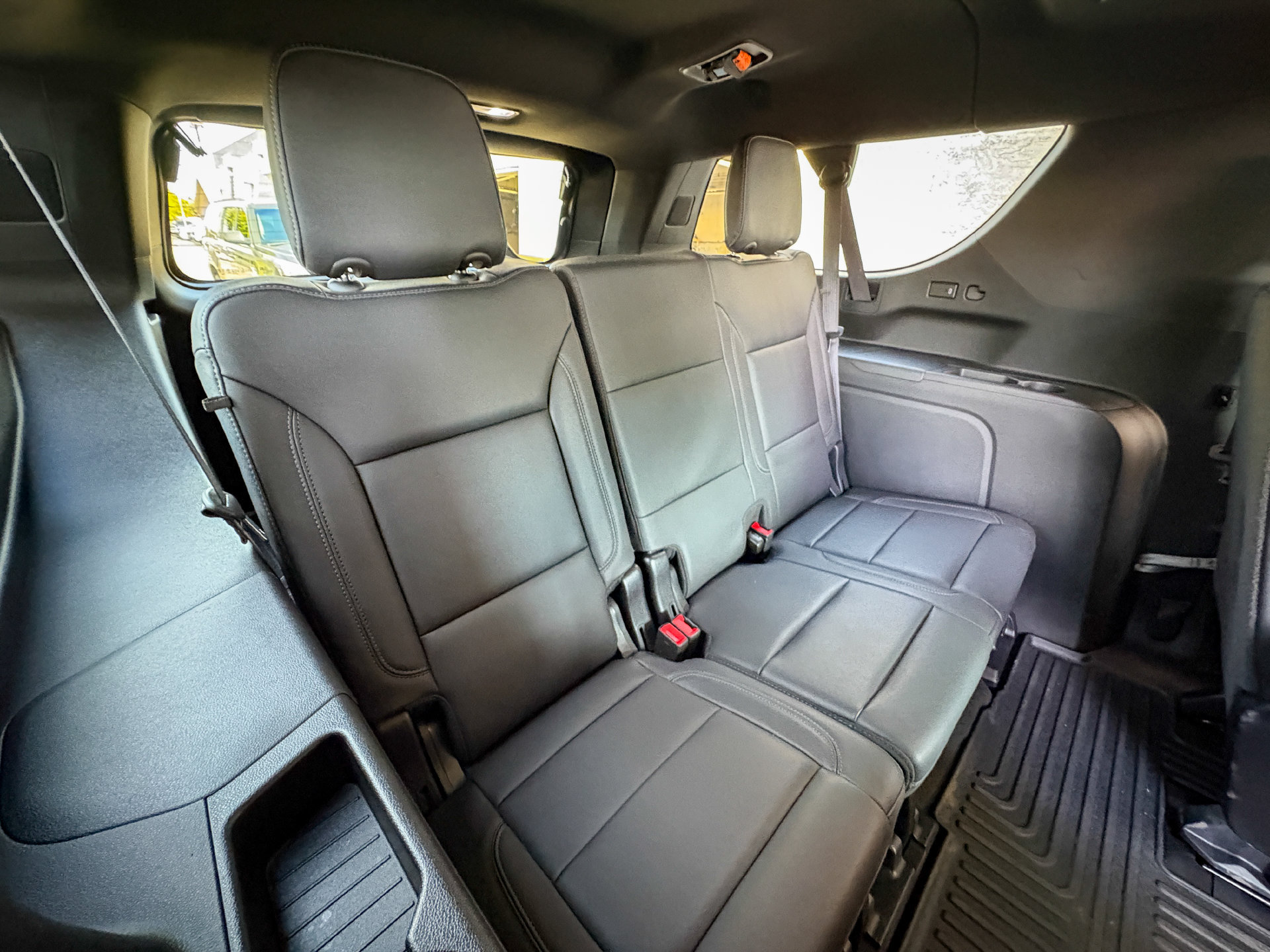 Used 2023 Chevrolet Suburban Z71 w/ Z71 Off-Road Package AWD/4WD image 25