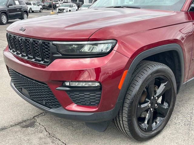 Certified 2023 Jeep Grand Cherokee Limited w/ Luxury Tech Group II image 40