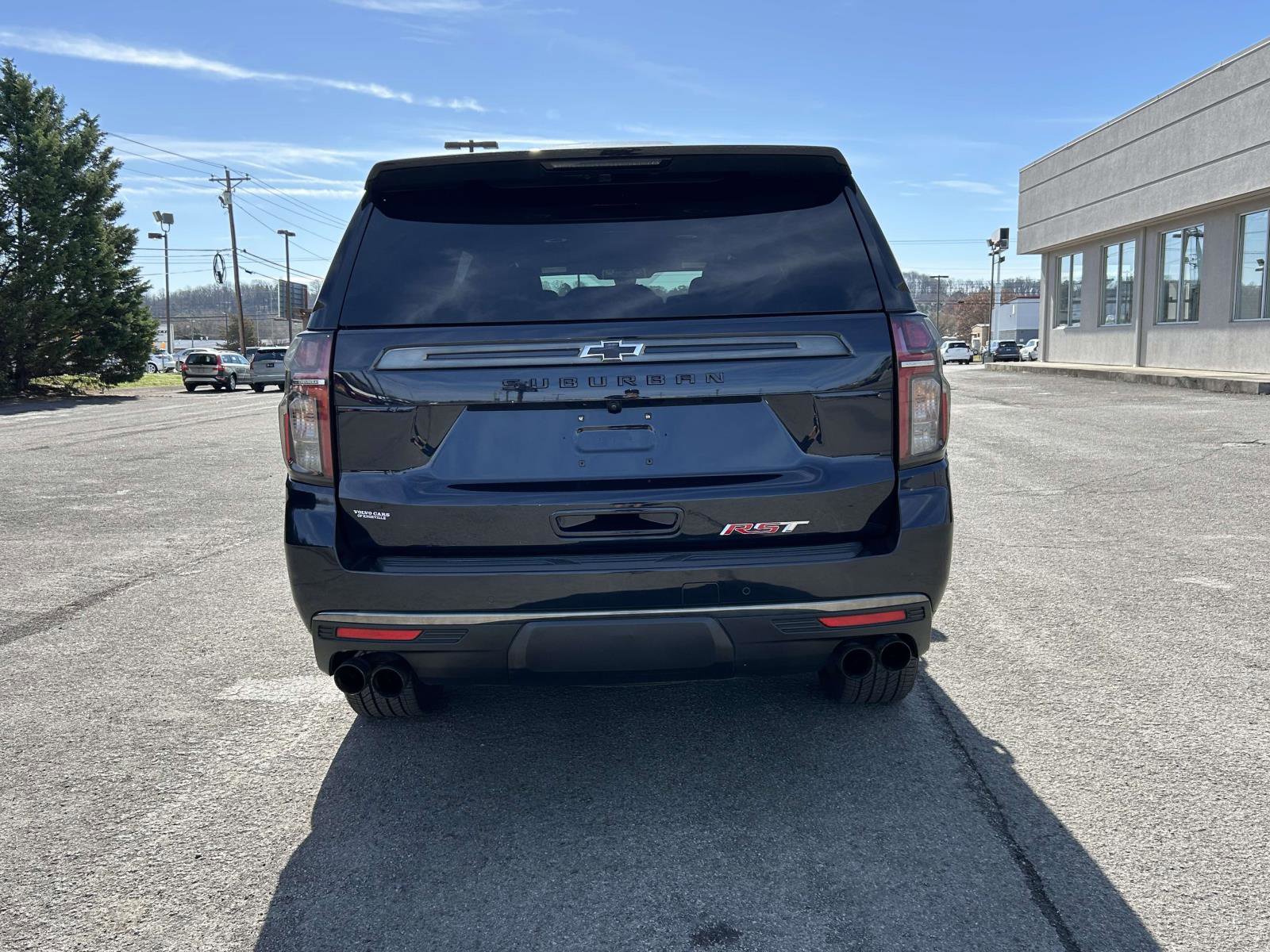 Used 2022 Chevrolet Suburban RST w/ Sport Performance Package RWD image 4