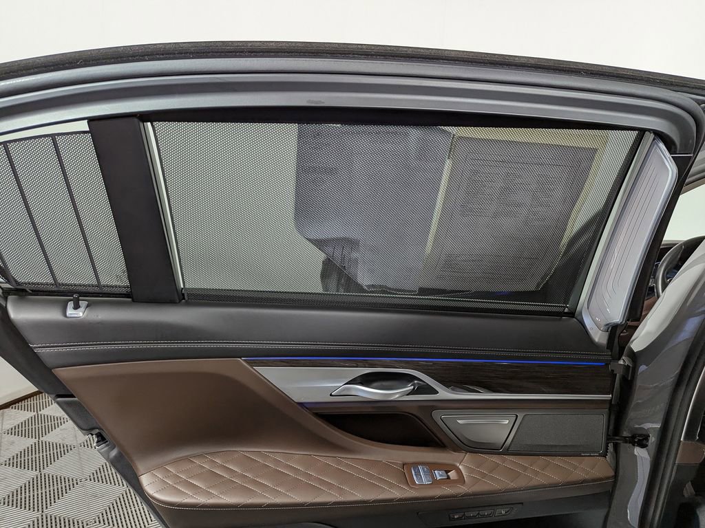 Used 2021 BMW 750i xDrive w/ Luxury Rear Seating Package AWD/4WD image 46