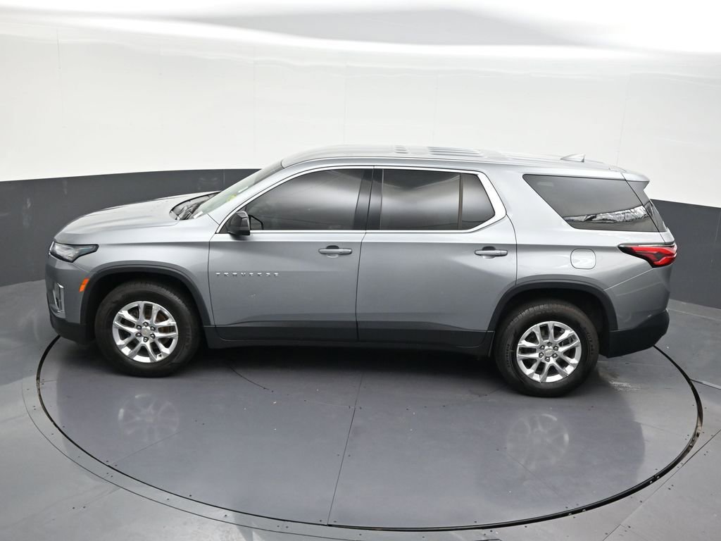 Used 2023 Chevrolet Traverse LS FWD image 17