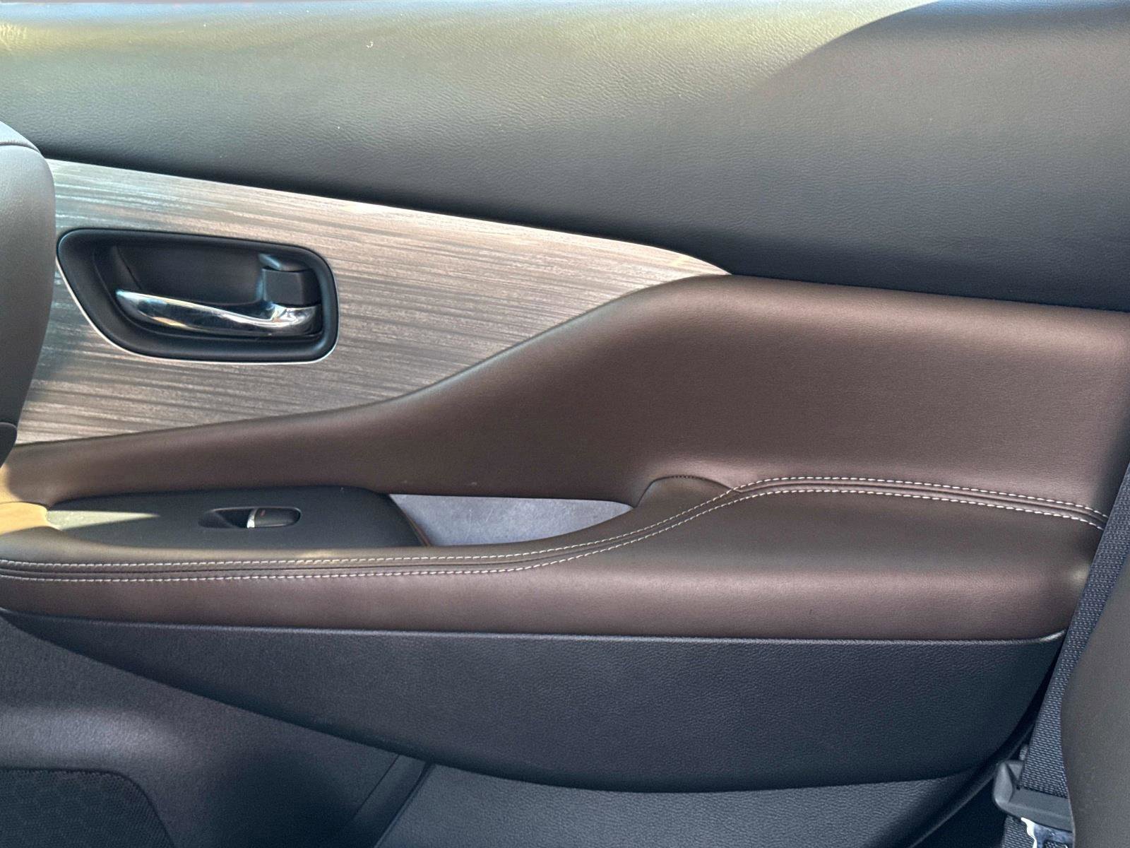 Used 2018 Nissan Murano Platinum w/ Cargo Package image 16