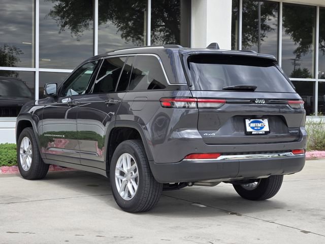 Used 2023 Jeep Grand Cherokee Laredo w/ Luxury Tech Group I AWD/4WD image 5