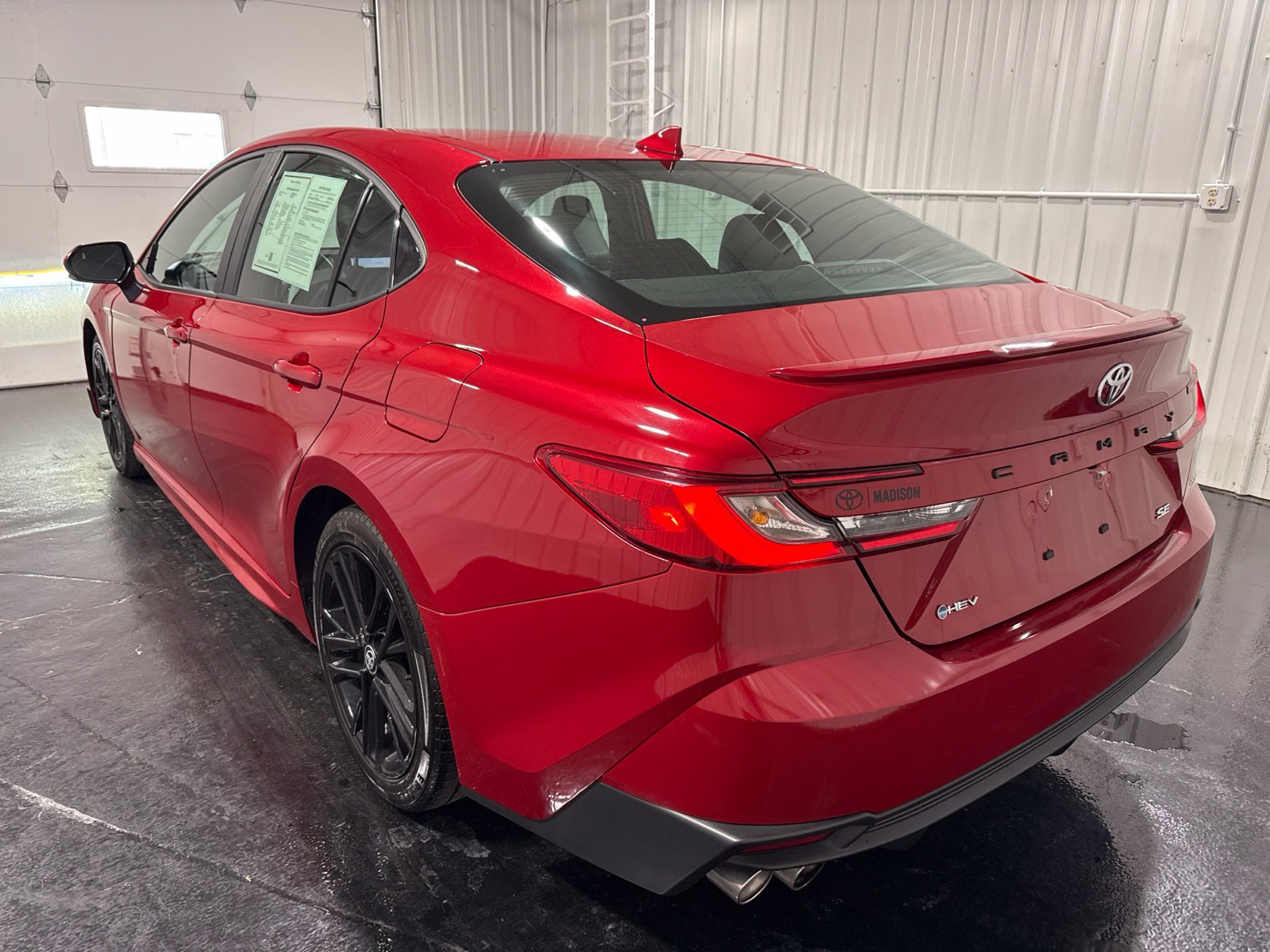 Used 2025 Toyota Camry SE FWD image 3