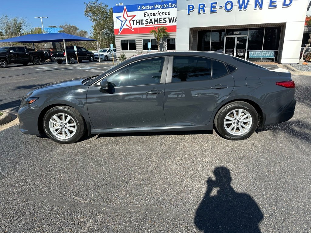Used 2025 Toyota Camry LE w/ Convenience Package image 2