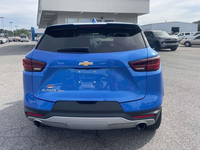 Used 2025 Chevrolet Blazer LT AWD/4WD image 3