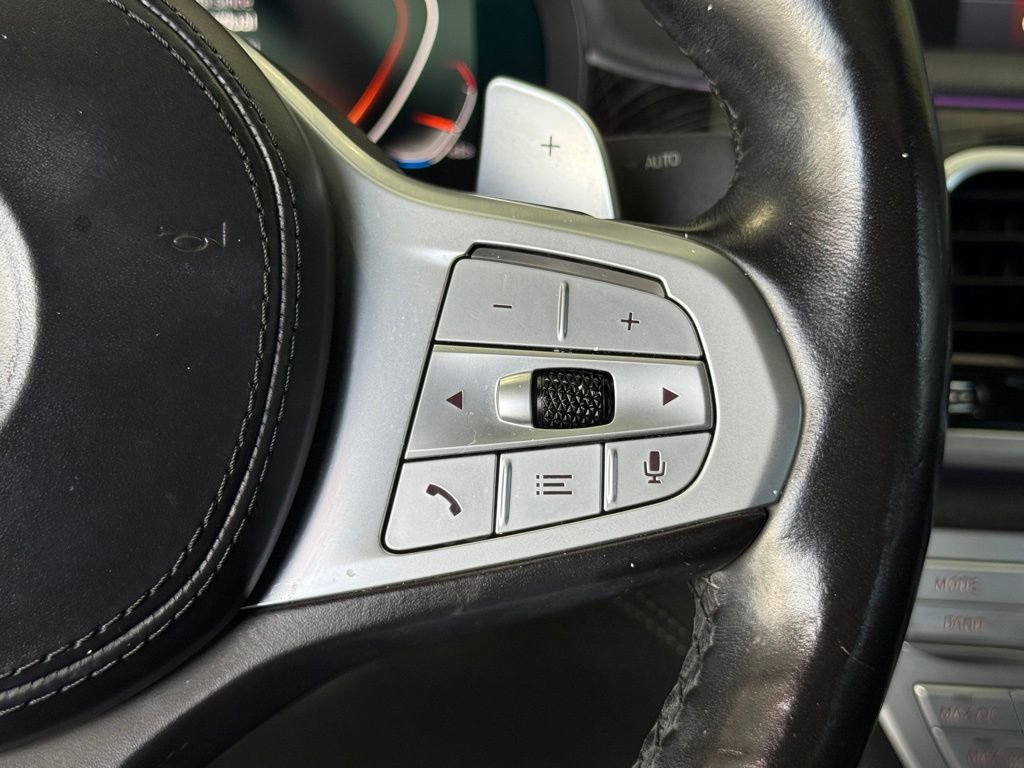 Used 2022 BMW 740i w/ M Sport Package image 27