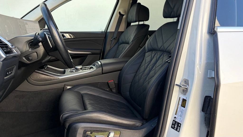 Certified 2025 BMW X7 xDrive40i AWD/4WD image 5