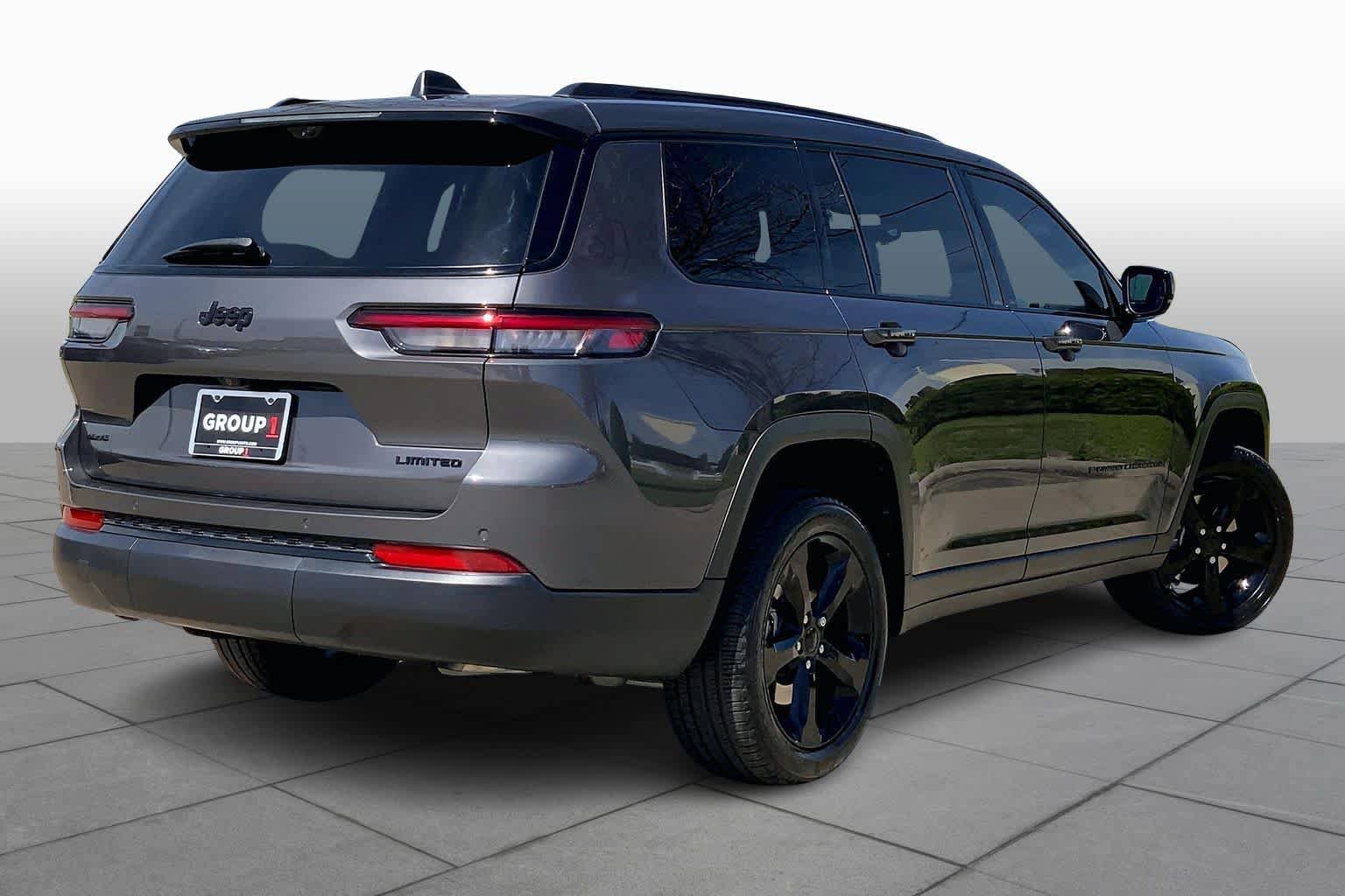 Used 2025 Jeep Grand Cherokee L Limited w/ Luxury Tech Group II AWD/4WD image 13