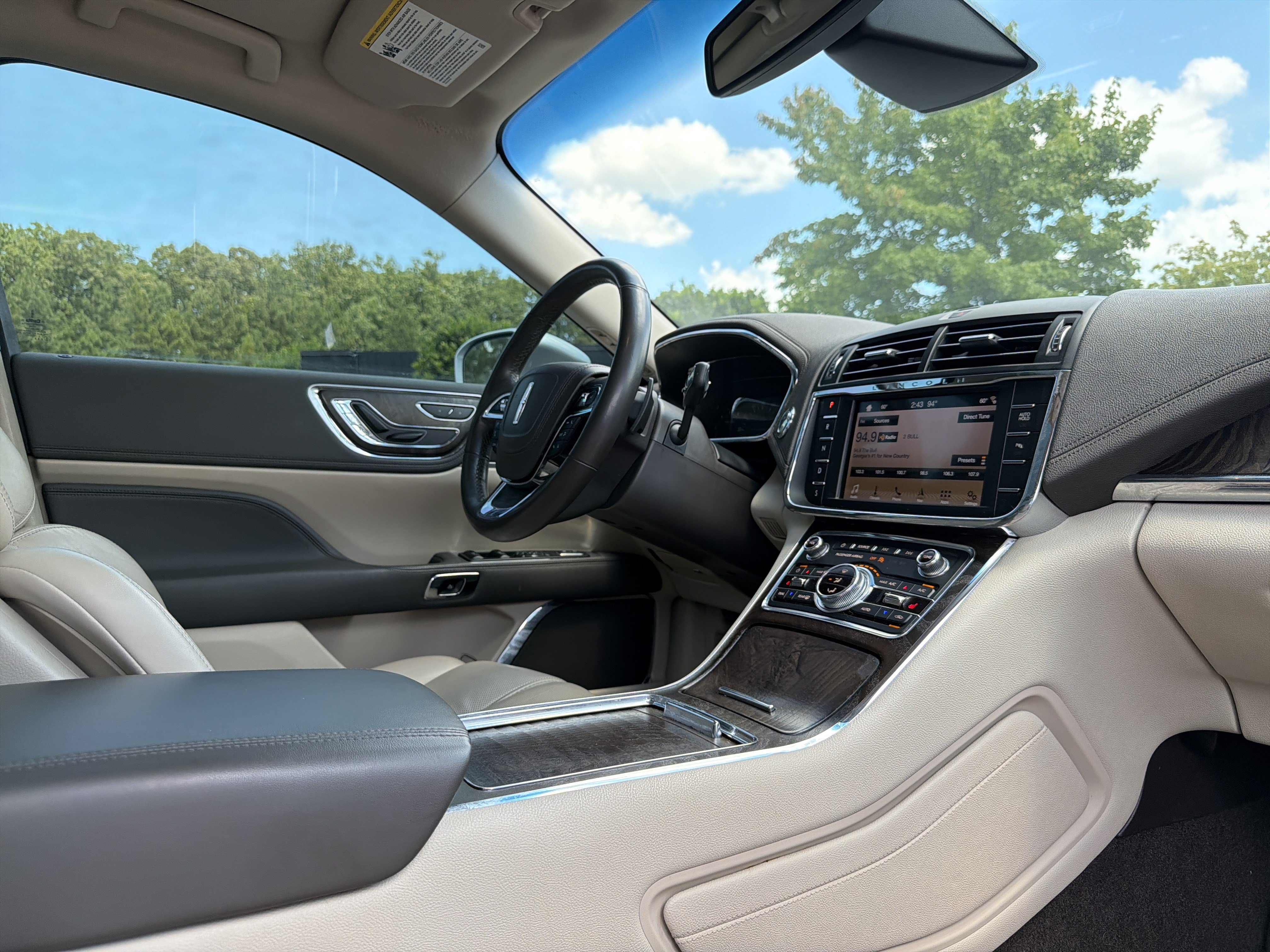 Used 2019 Lincoln Continental Select FWD image 6