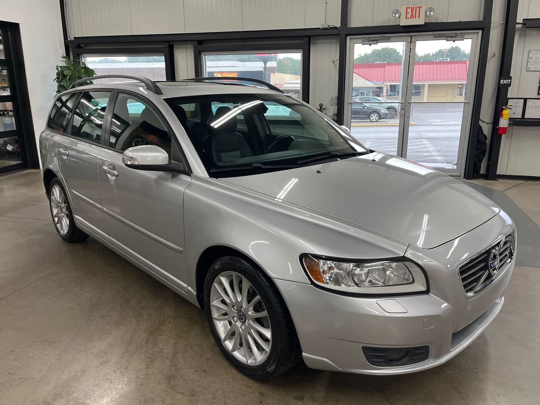 Used 2011 Volvo V50 T5 w/ Preferred Pkg FWD image 23