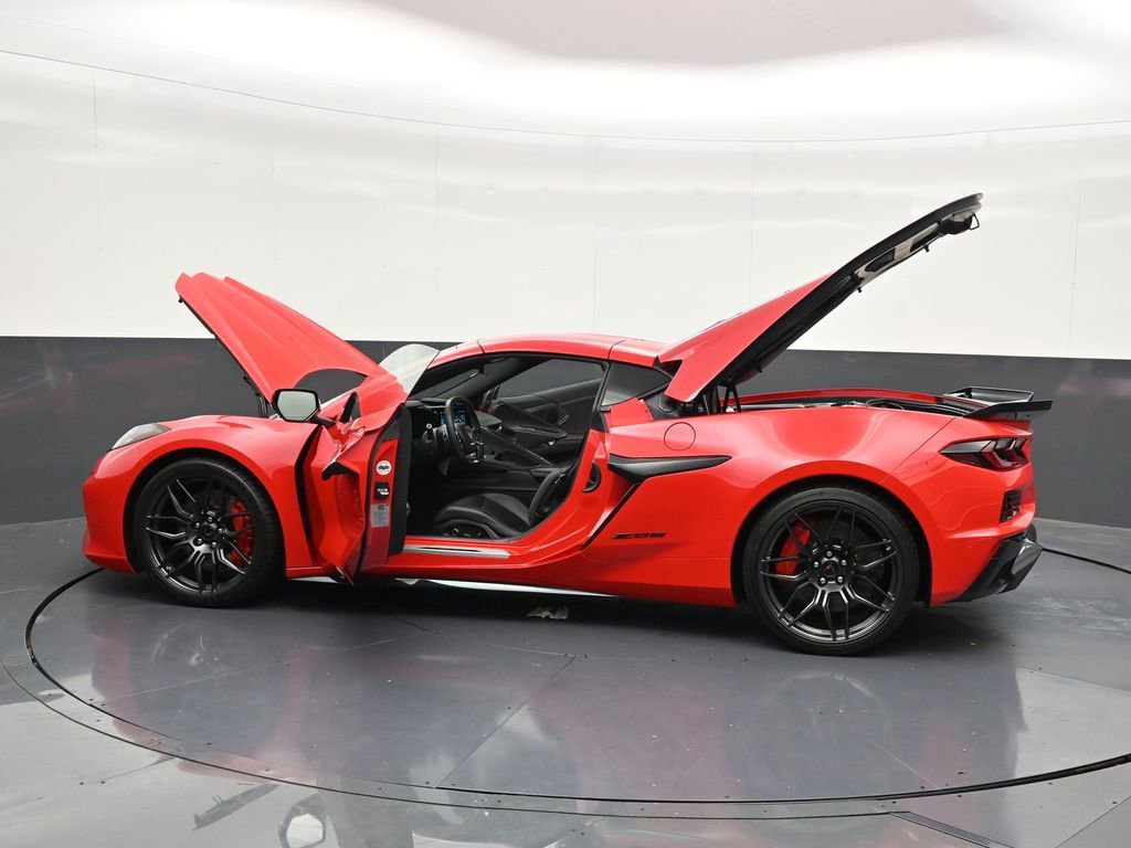Used 2024 Chevrolet Corvette Z06 w/ Stealth Interior Trim Package RWD image 35