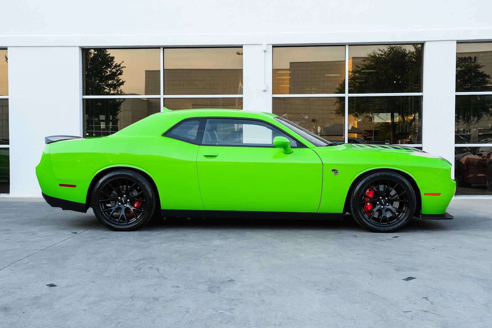 Used 2015 Dodge Challenger SRT Hellcat RWD image 10