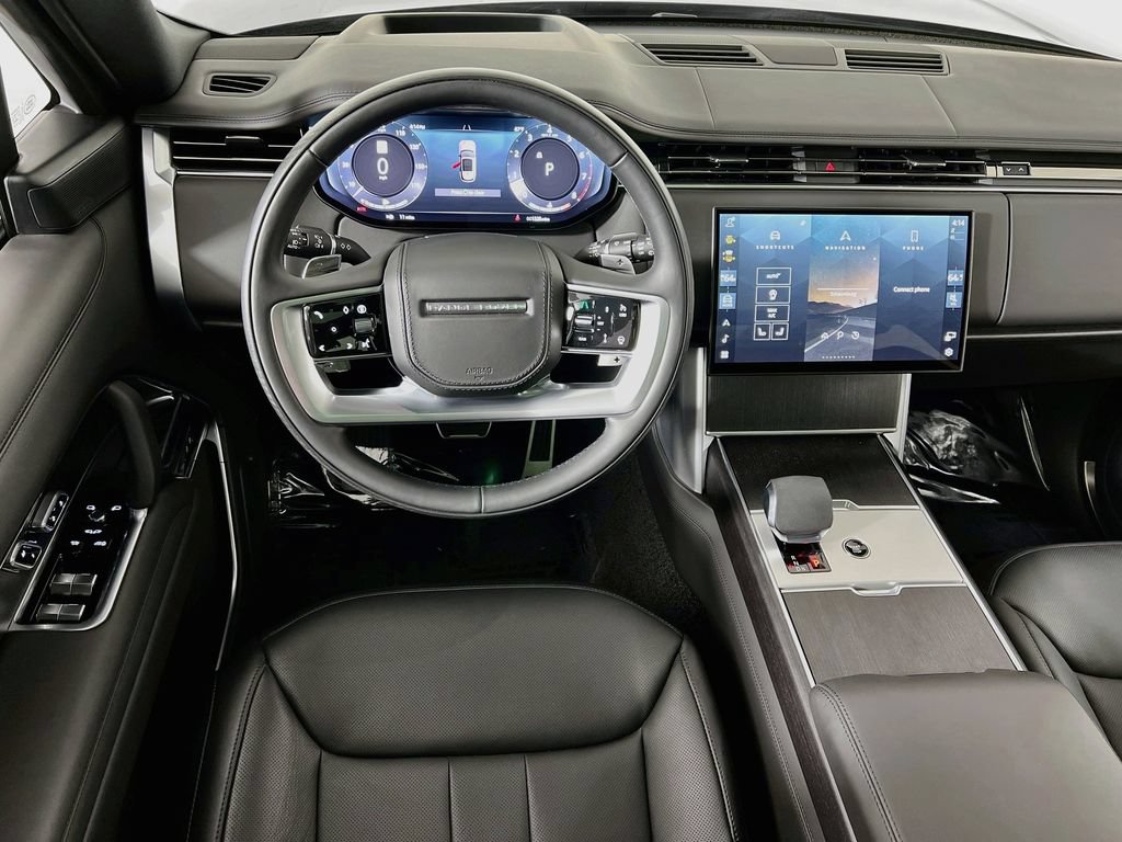Used 2025 Land Rover Range Rover SE AWD/4WD image 24