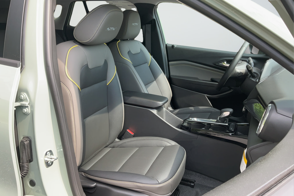 New 2026 Chevrolet Trax ACTIV w/ Driver Confidence Package FWD image 18