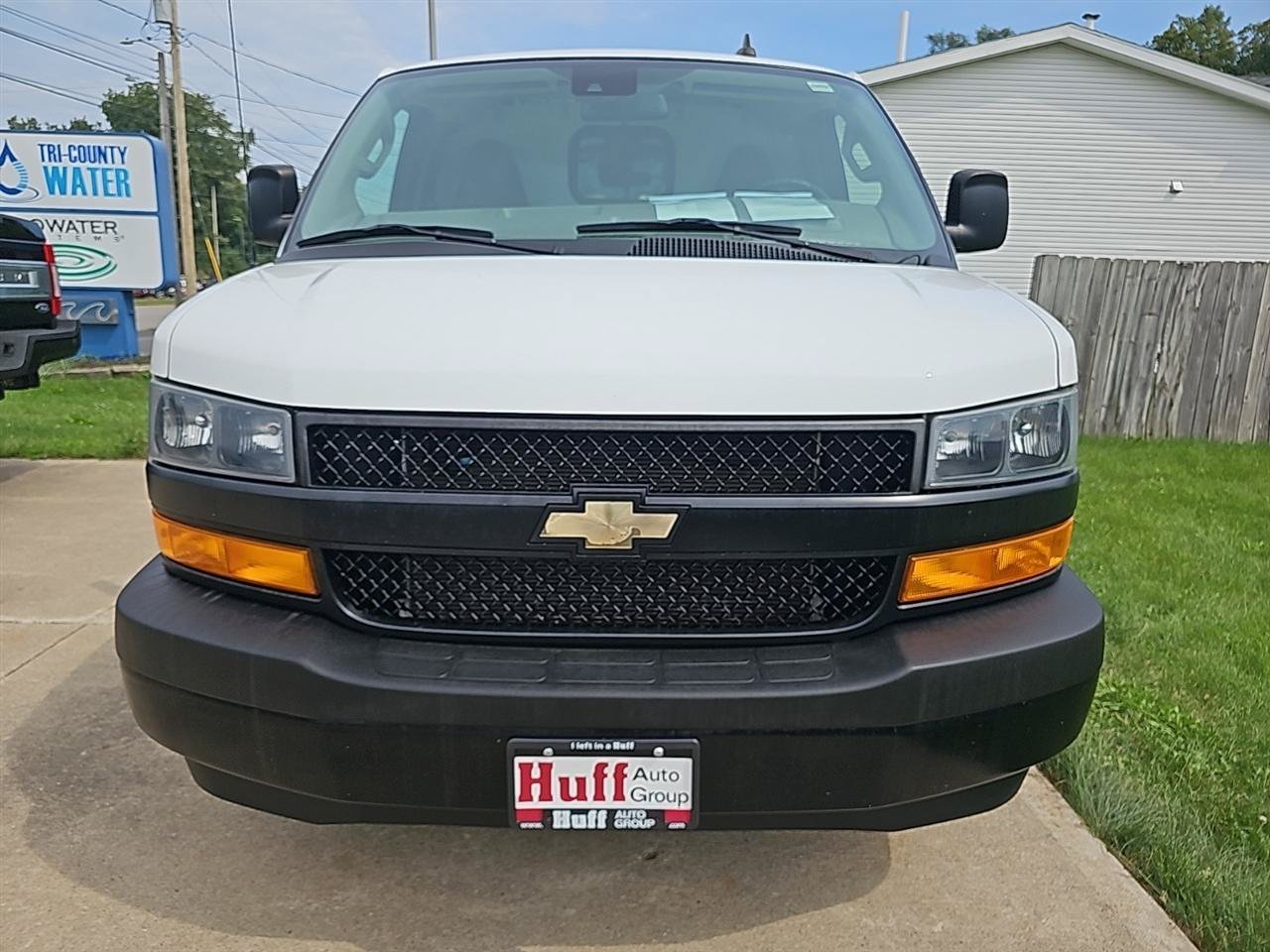 Used 2019 Chevrolet Express 2500 RWD image 3