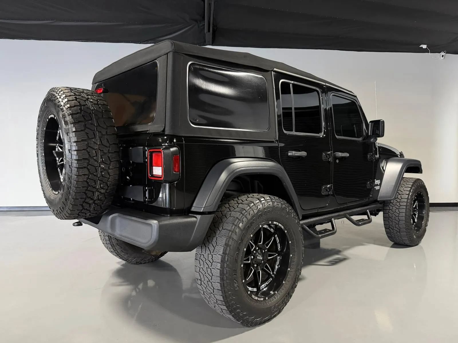 Used 2018 Jeep Wrangler Unlimited Sport S AWD/4WD image 4