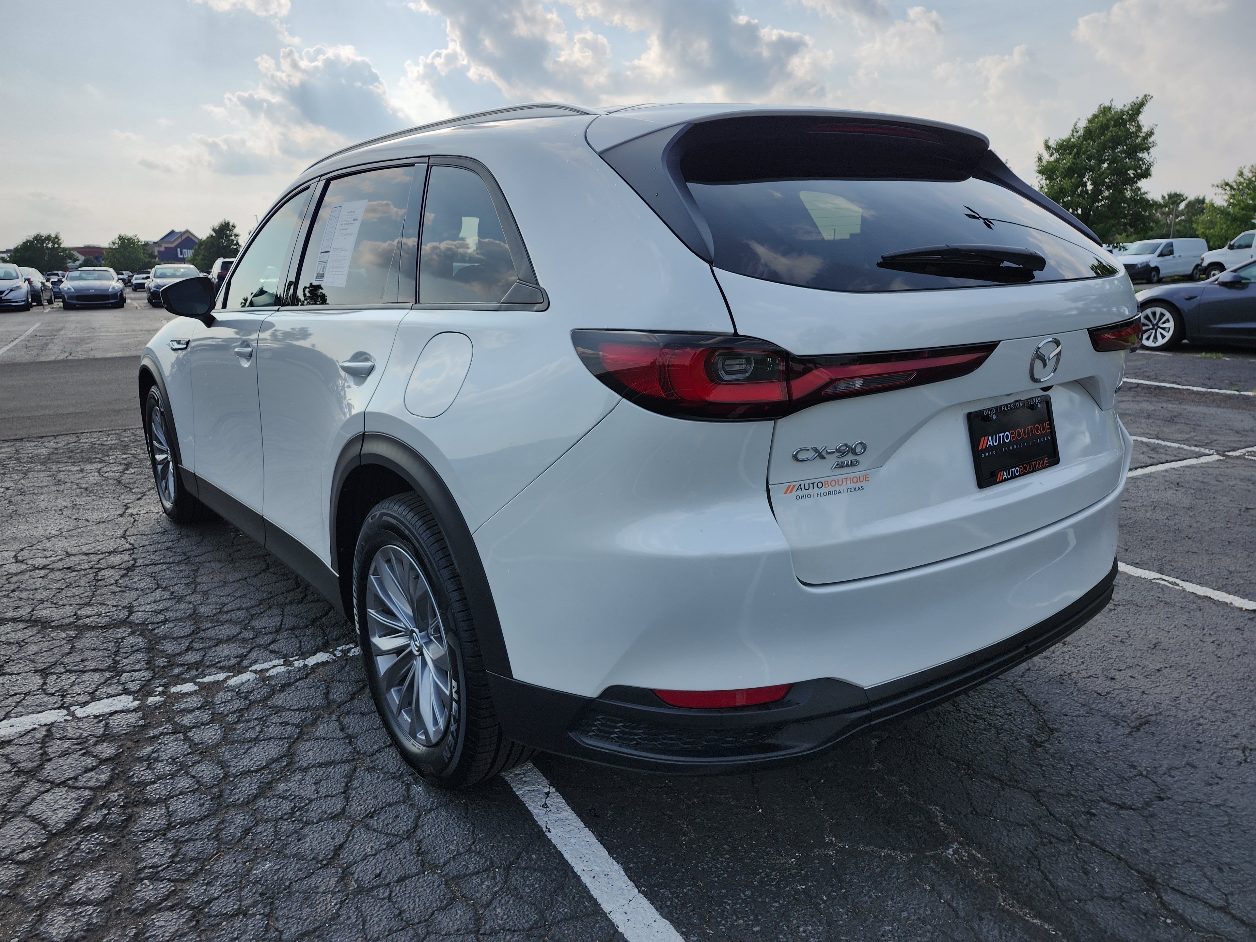 Used 2024 MAZDA CX-90 Plug-In Hybrid w/ Preferred AWD/4WD image 15