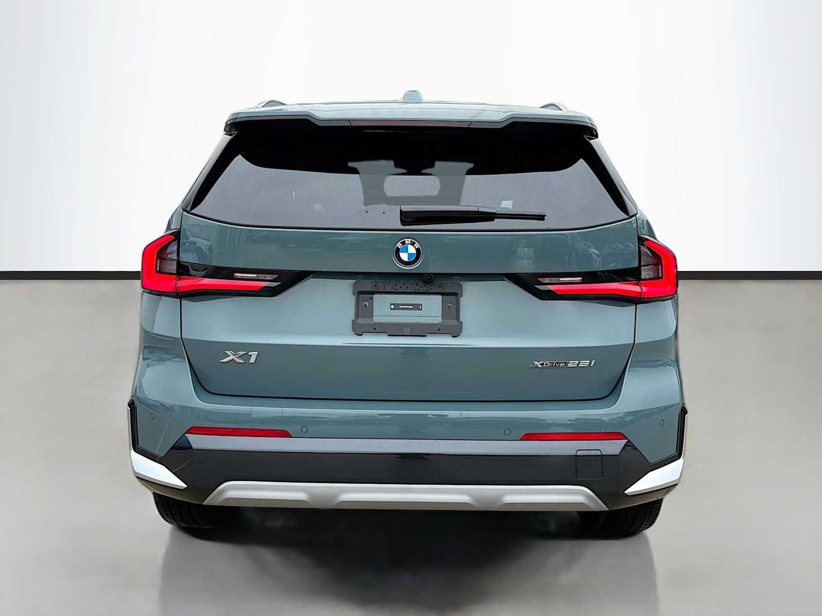 Certified 2026 BMW X1 xDrive28i AWD/4WD image 4