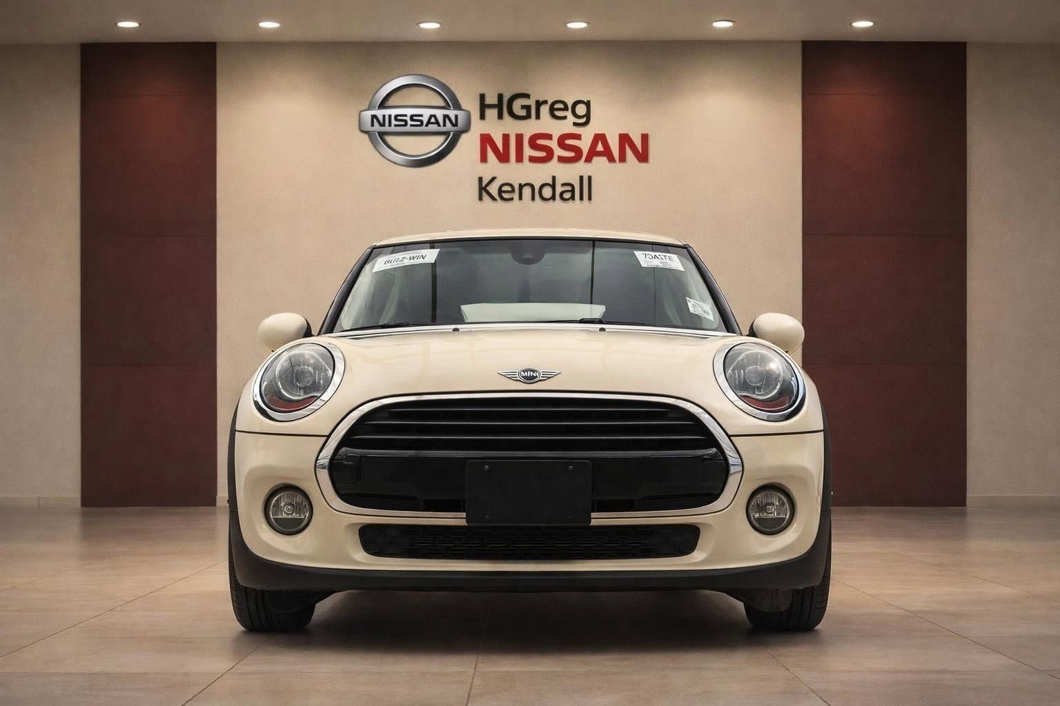 Used 2017 MINI Cooper 4-Door Hardtop image 5