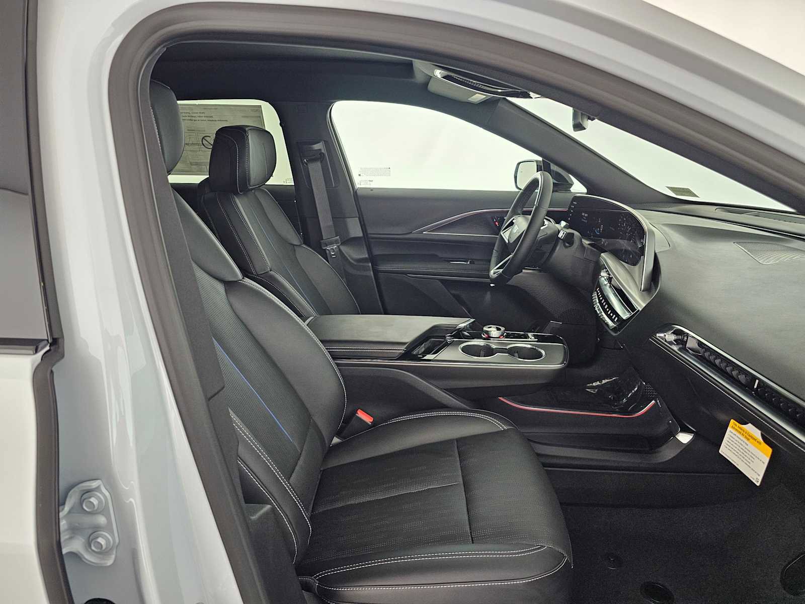 New 2026 Cadillac Lyriq Sport w/ LPO, Floor Liner Package image 10