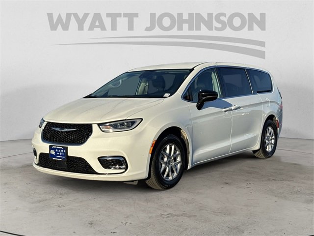 Used 2024 Chrysler Pacifica Touring-L