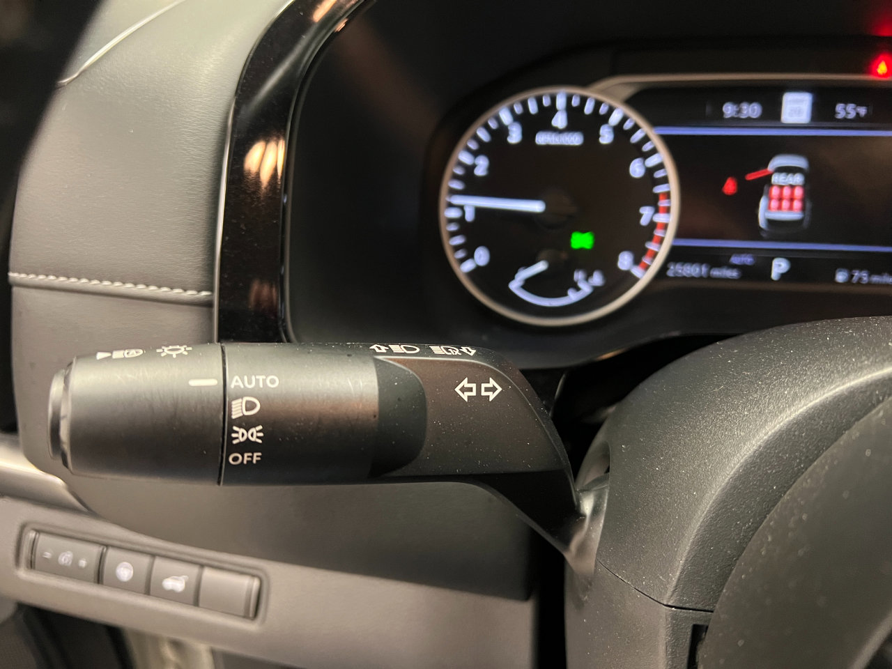 Used 2025 Nissan Pathfinder SL image 41