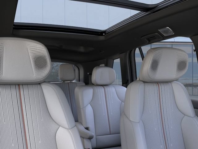 New 2027 Cadillac Vistiq Luxury w/ LPO, Floor Liner Package AWD/4WD image 24