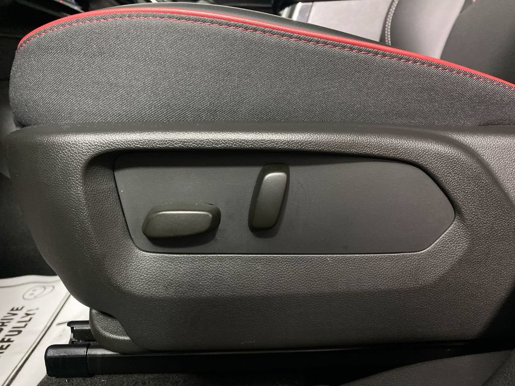 Used 2023 Buick Envision Essence w/ Sport Touring Package AWD/4WD image 12