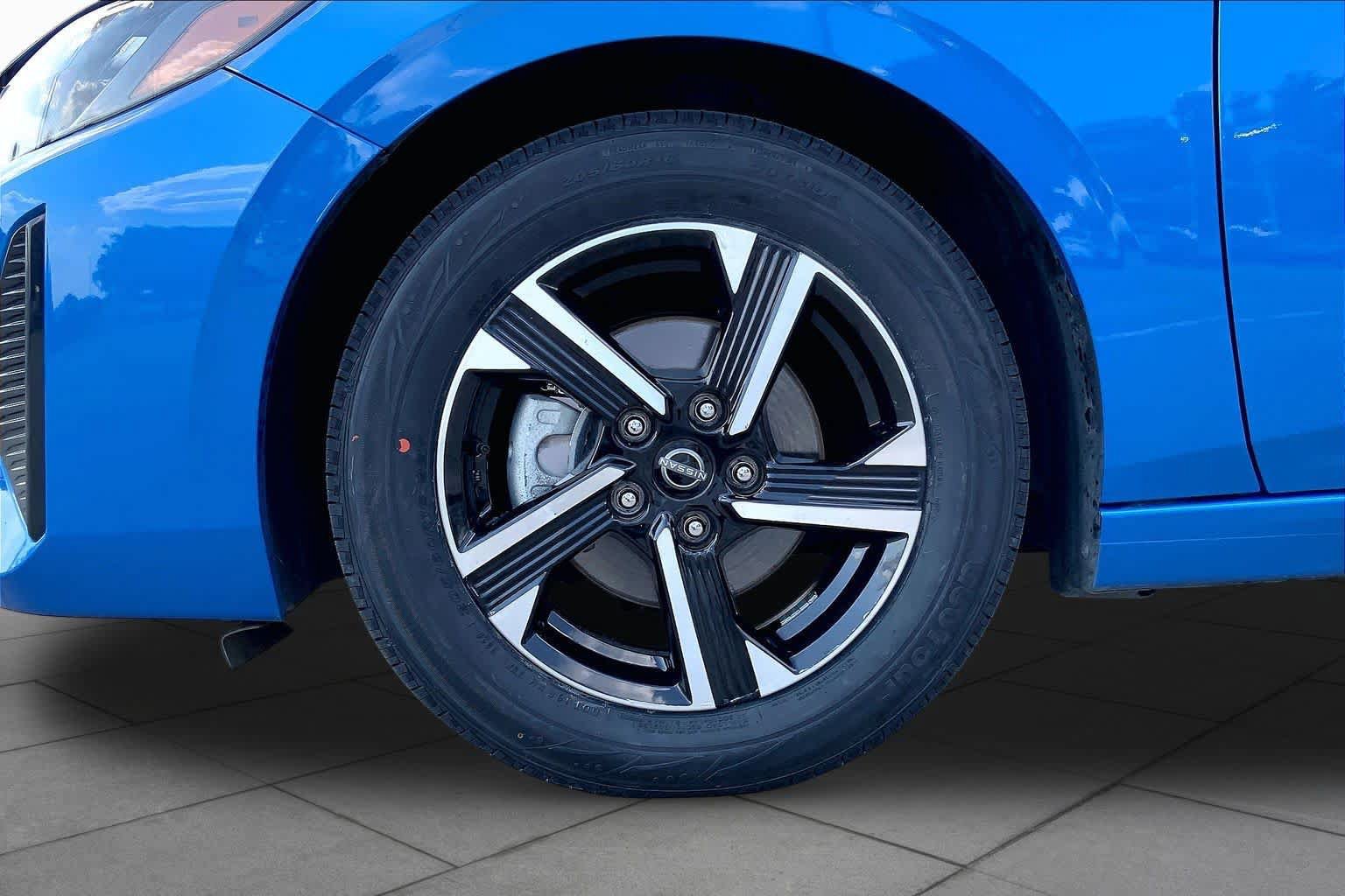Used 2025 Nissan Sentra SV FWD image 10