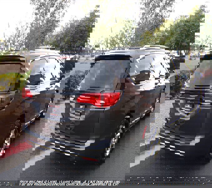 Used 2017 Chrysler Pacifica Touring-L Plus image 6