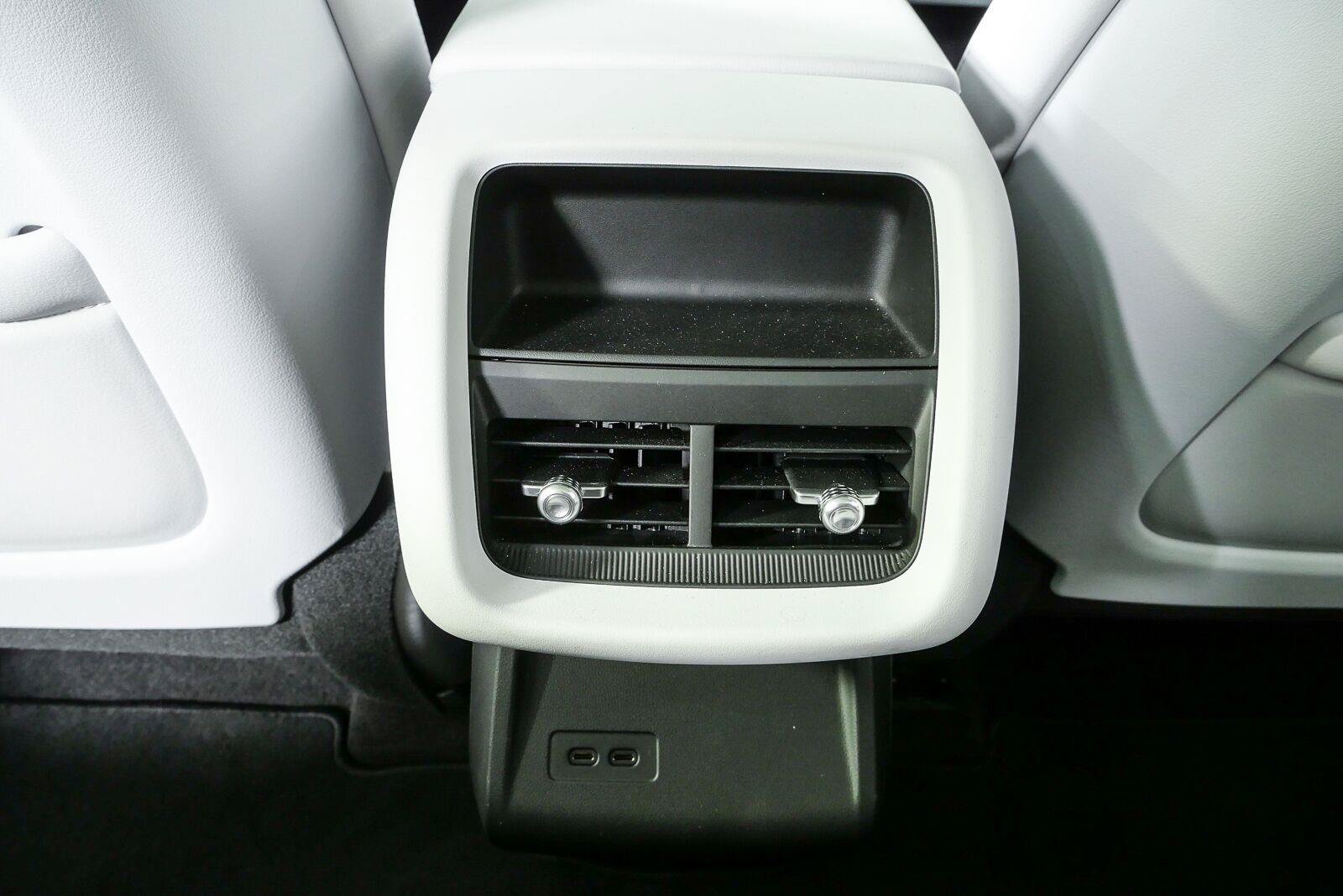 Certified 2024 Cadillac Lyriq Sport RWD image 18