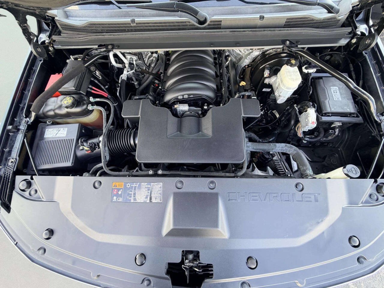 Used 2016 Chevrolet Suburban LTZ AWD/4WD image 13