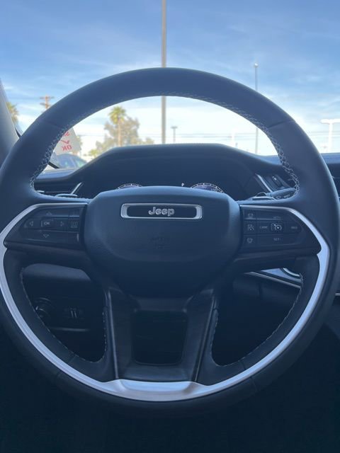 Used 2023 Jeep Grand Cherokee Limited w/ Trailer Tow Prep Group (B) image 10