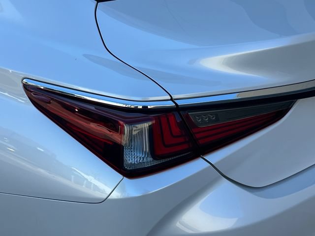 Used 2024 Lexus ES 350 w/ Premium Package FWD image 20
