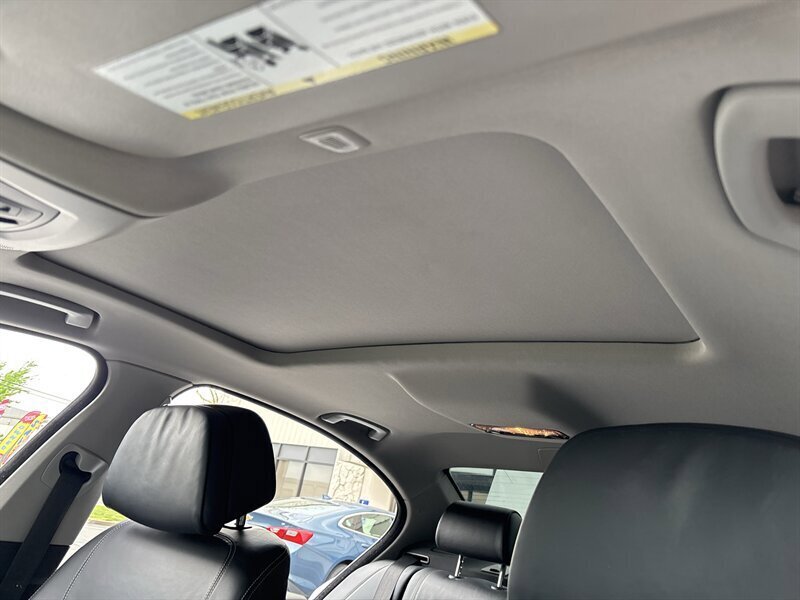 Used 2015 BMW 550i Sedan RWD image 24