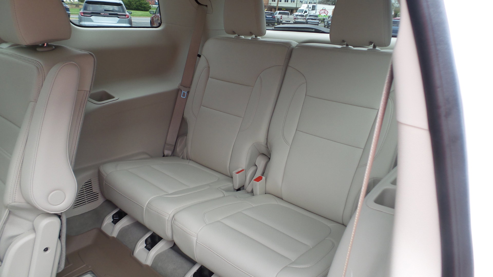 Used 2023 GMC Acadia Denali w/ Denali Ultimate Package FWD image 13