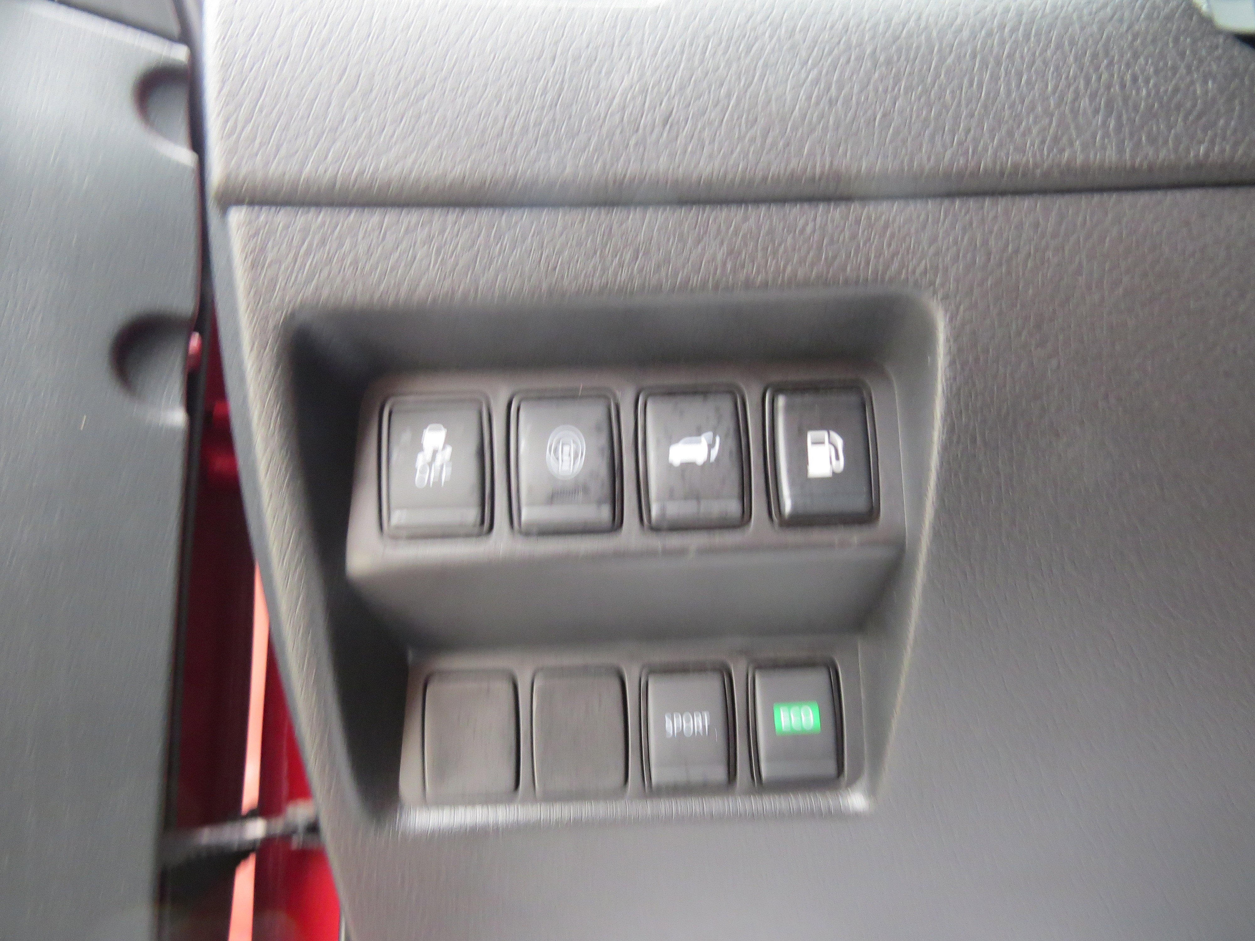 Used 2020 Nissan Rogue SV image 16