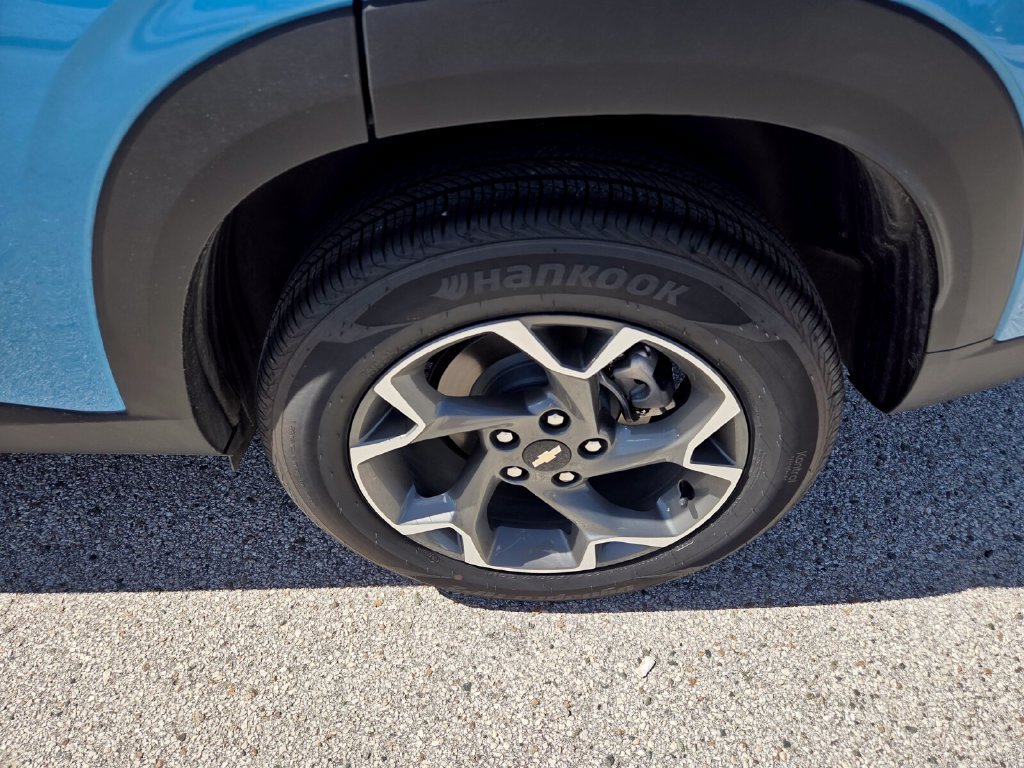 Used 2026 Chevrolet Trax LT FWD image 7
