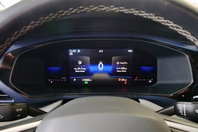 Used 2022 Volkswagen Taos SE w/ Panoramic Sunroof Package image 18