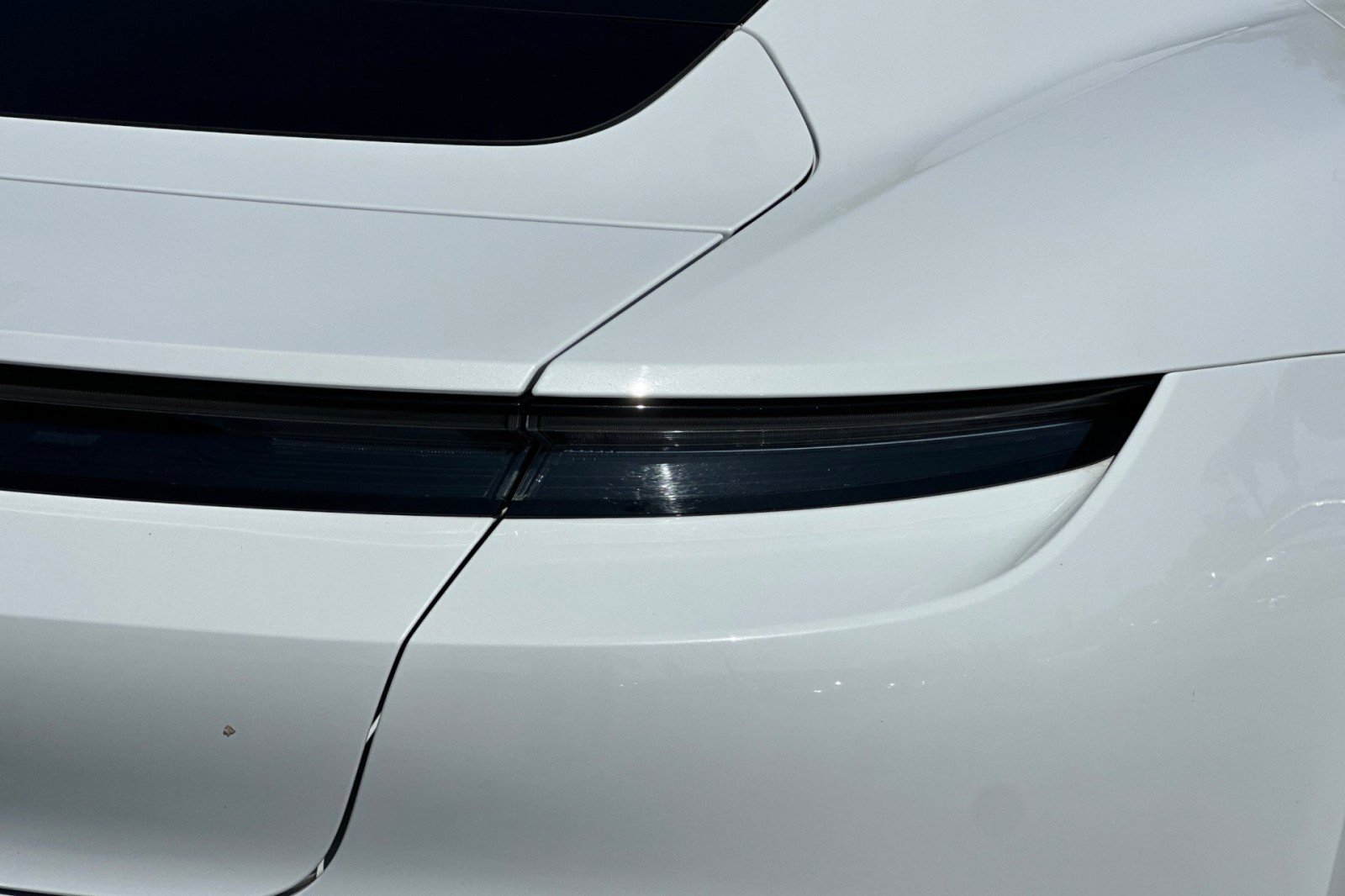 Certified 2022 Porsche Taycan 4S AWD/4WD image 27