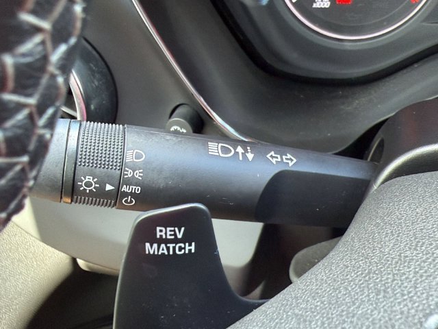 Used 2022 Chevrolet Camaro LT w/ Technology Package RWD image 27