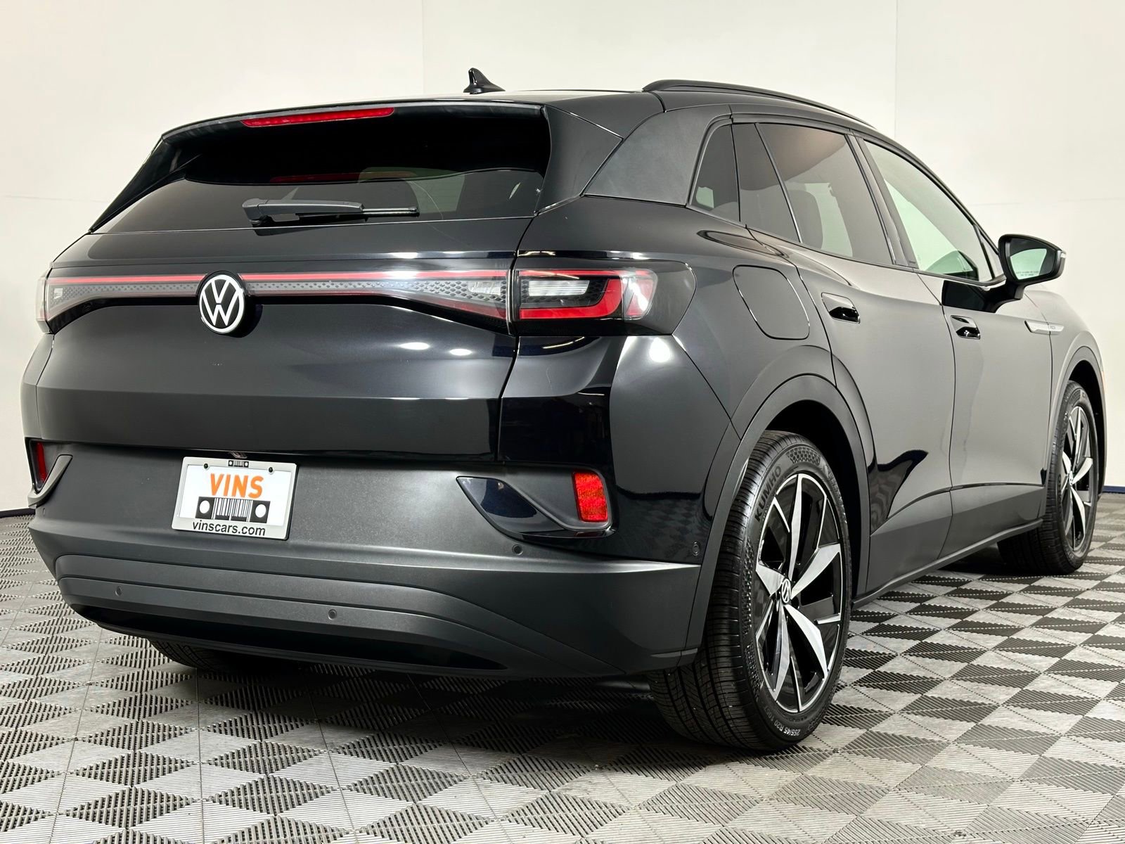 Used 2023 Volkswagen ID.4 Pro S image 4