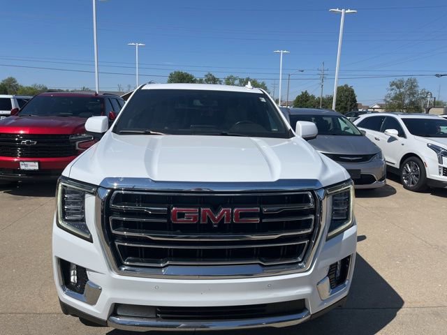 Used 2022 GMC Yukon XL SLT w/ SLT Premium Package AWD/4WD image 2
