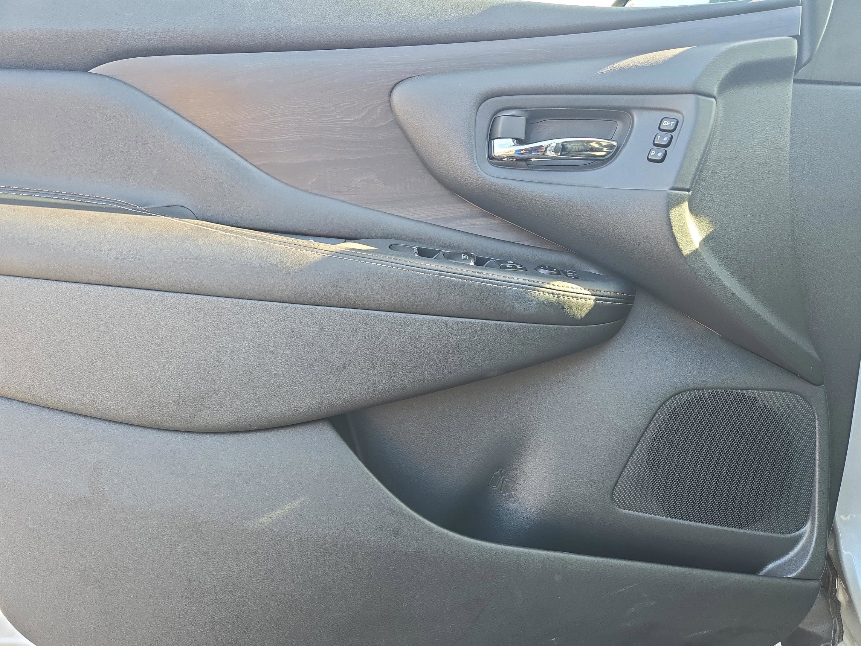 Used 2024 Nissan Murano Platinum w/ Cargo Package image 24