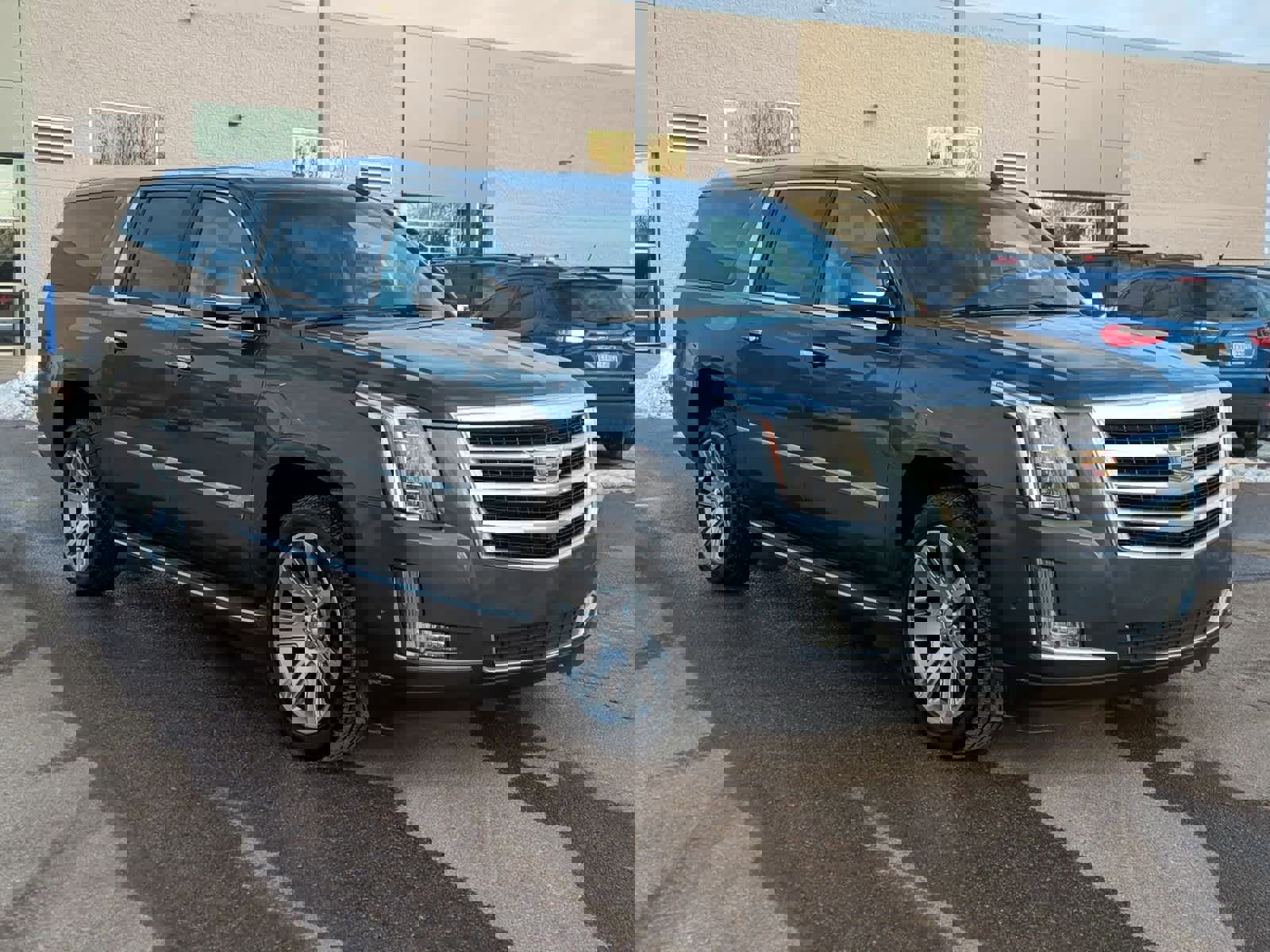 Used 2019 Cadillac Escalade ESV Luxury image 2