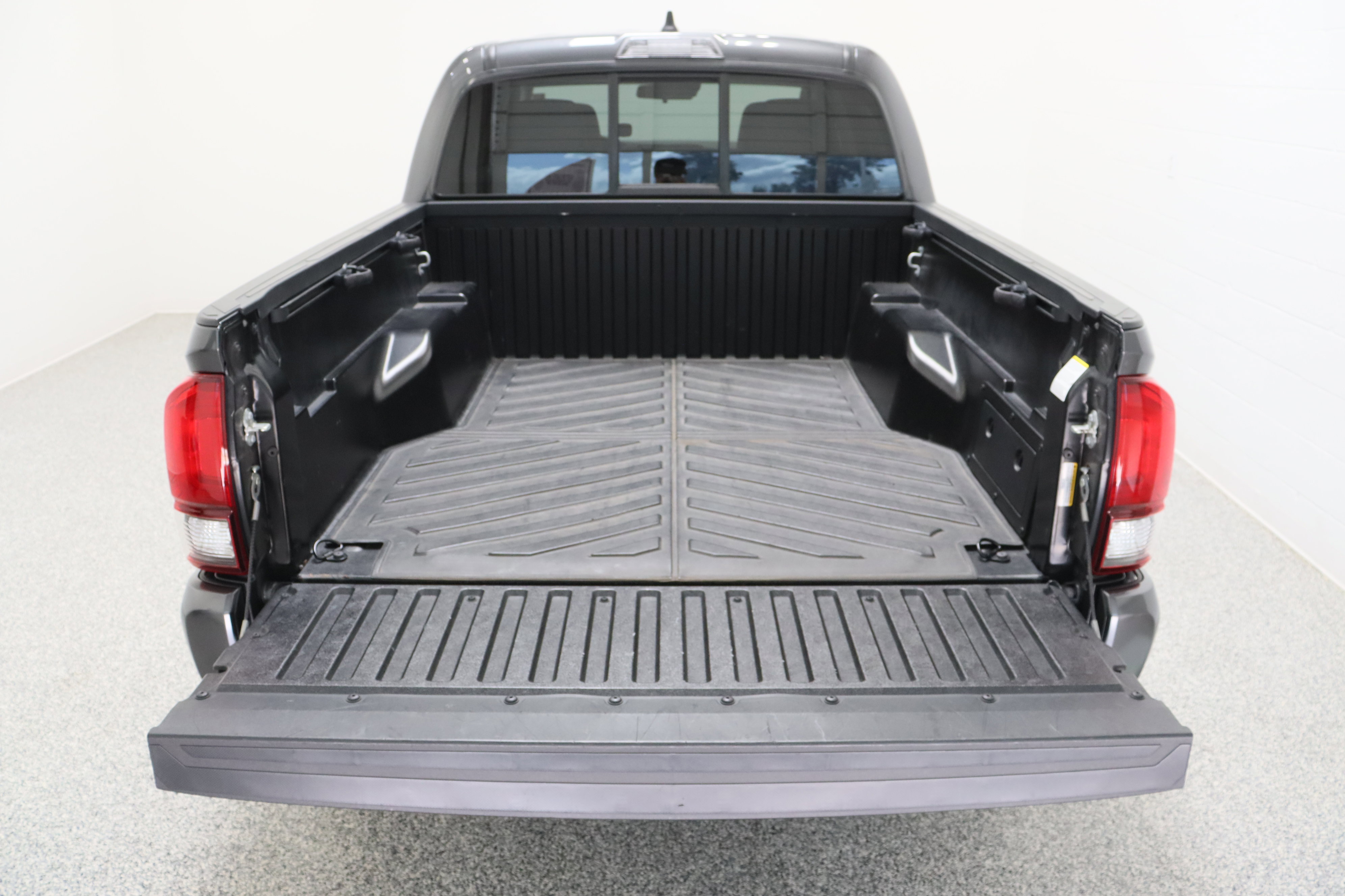 Certified 2023 Toyota Tacoma SR AWD/4WD image 29